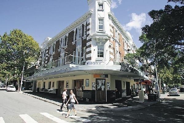 The Crown & Anchor Hotel Newcastle Exterior photo